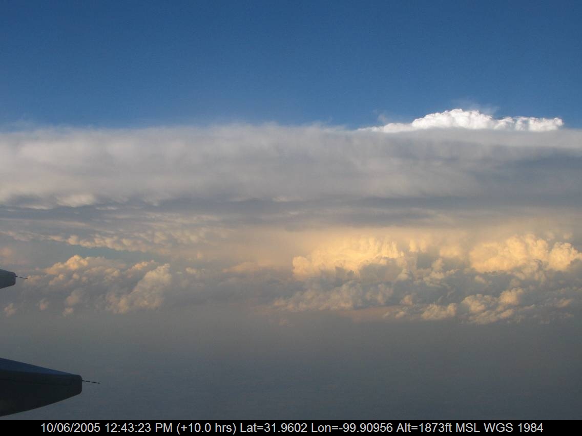 20050609jd08_clouds_taken_from_plane_above_w_texas_usa