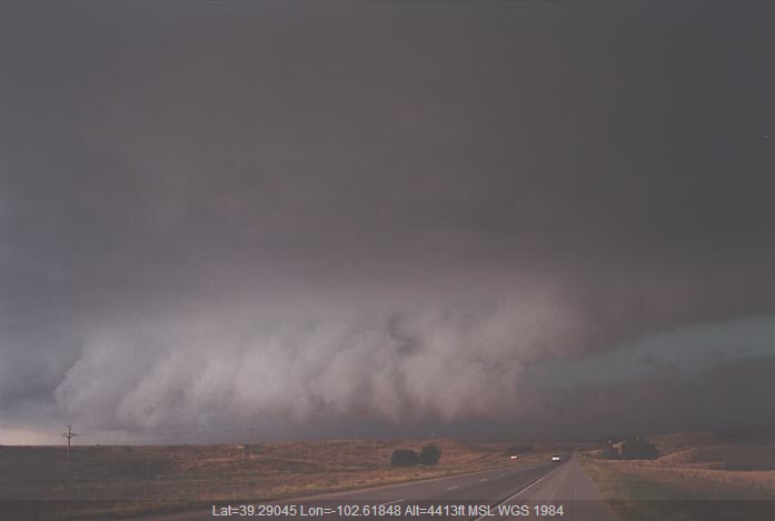 20020603jd01_shelf_cloud_near_stratton_colorado_usa