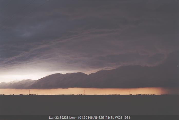 20020604jd05_shelf_cloud_near_allmon_e_of_petersburg_texas_usa