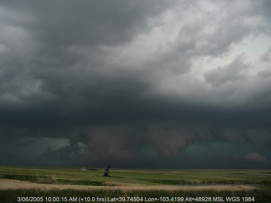 20050602jd03_shelf_cloud_near_lindon_colorado_usa