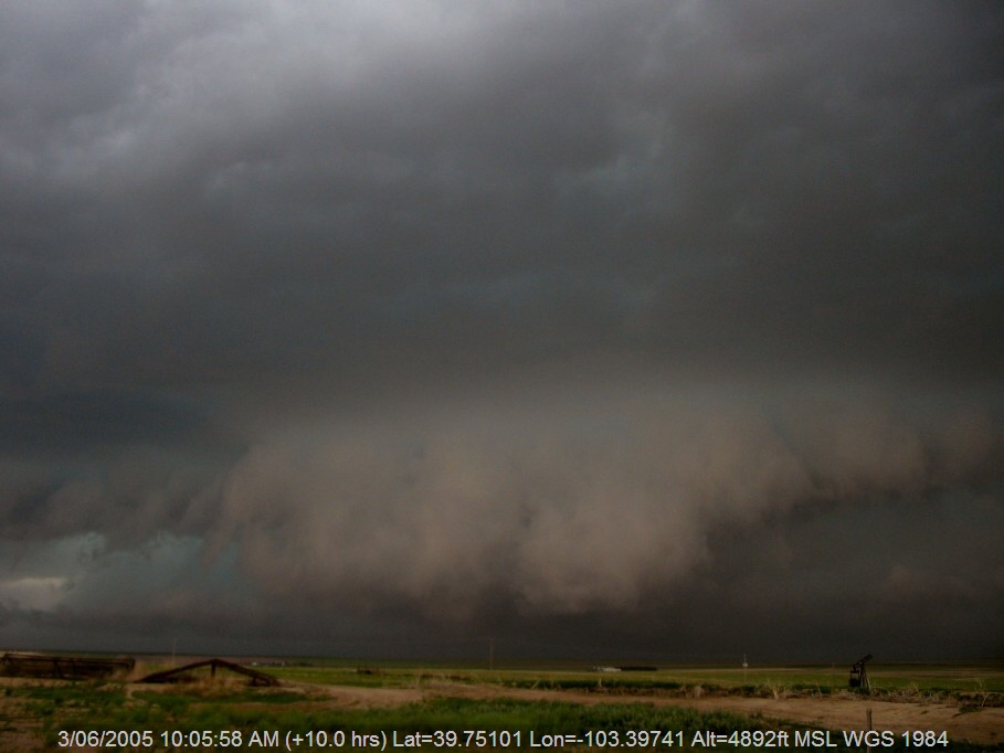 20050602jd06_shelf_cloud_near_lindon_colorado_usa