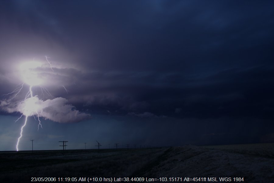 20060522jd11_shelf_cloud_near_haswell_colorado_usa