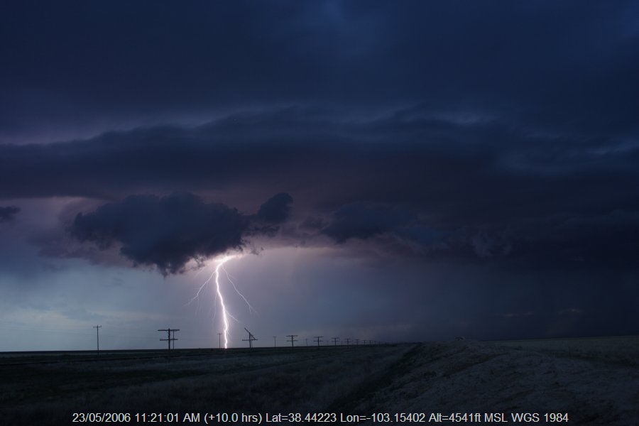 20060522jd13_shelf_cloud_near_haswell_colorado_usa