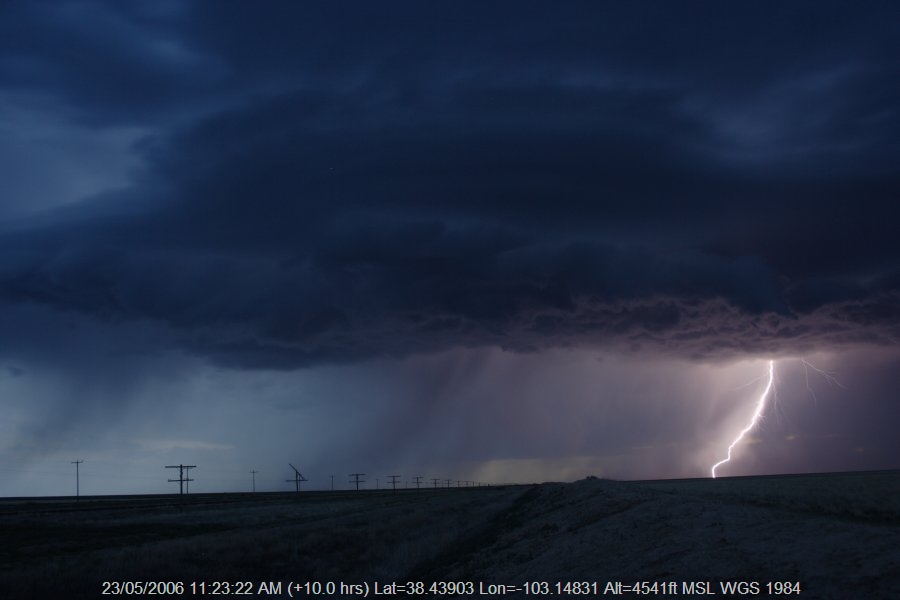 20060522jd16_shelf_cloud_near_haswell_colorado_usa