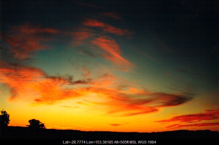 20010614mb02_cirrus_cloud_mcleans_ridges_nsw