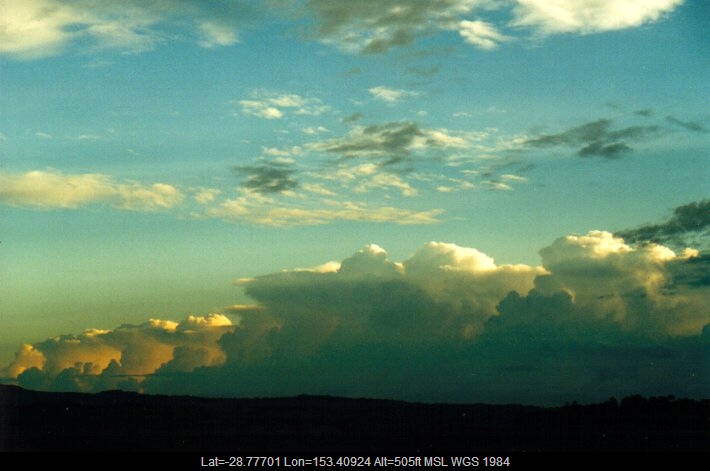 20010309mb04_congestus_mcleans_ridges_nsw