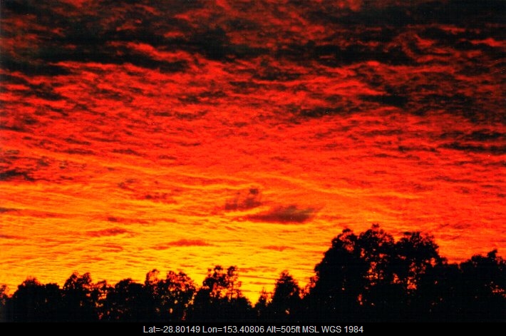 20010324mb02_altocumulus_cloud_mcleans_ridges_nsw