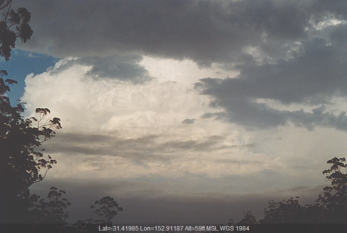 20011222jd12_cumulonimbus_incus_s_of_port_macquarie_nsw