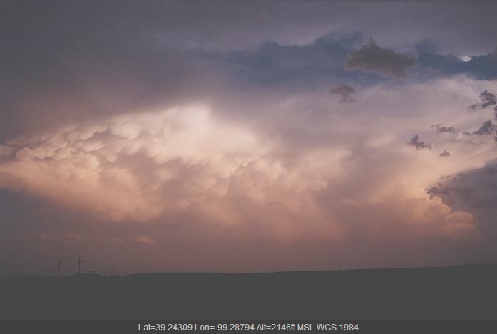 20020522jd14_cumulonimbus_incus_e_of_plainville_kansas_usa