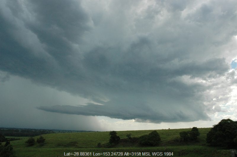 20041213mb15_thunderstorm_inflow_band_parrots_nest_nsw
