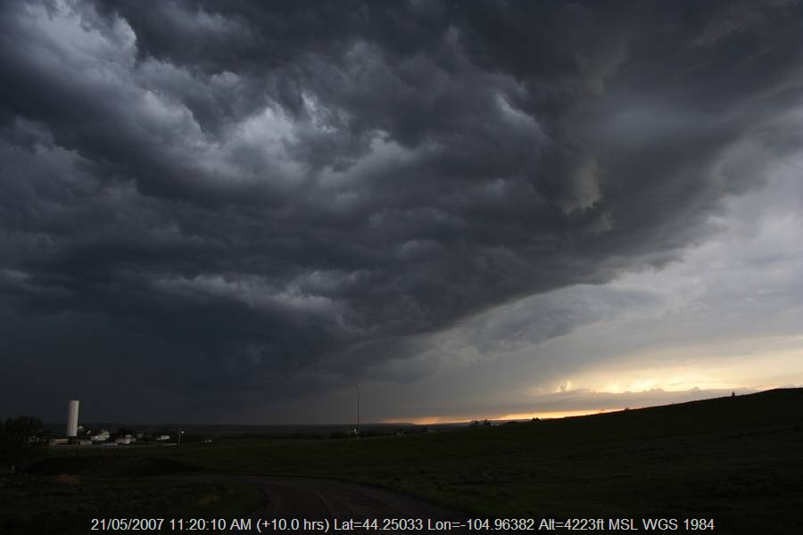 20070520jd11_thunderstorm_inflow_band_moorcroft_wyoming_usa