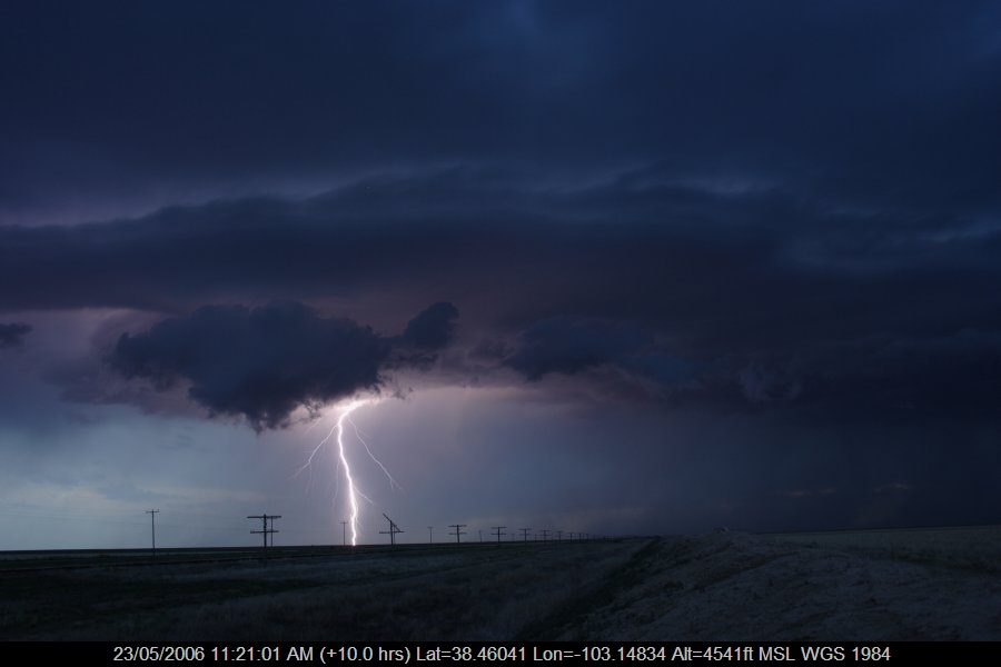 20060522jd13_lightning_bolts_near_haswell_colorado_usa