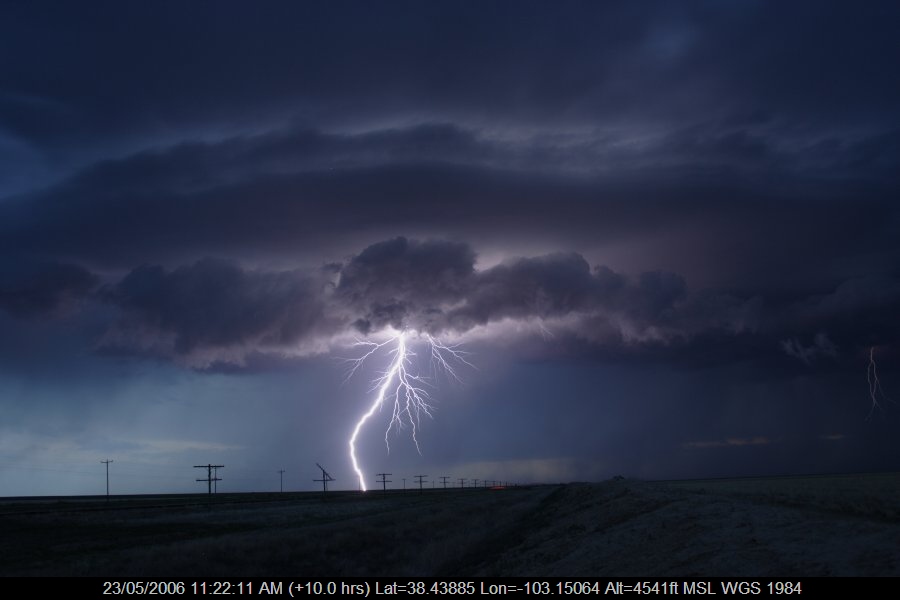 20060522jd14_lightning_bolts_near_haswell_colorado_usa