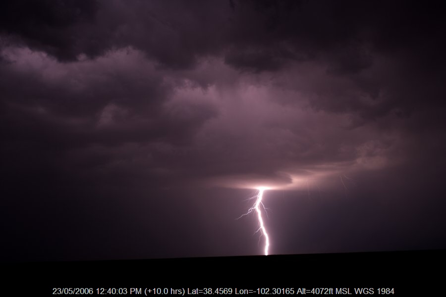 20060522jd23_lightning_bolts_near_sheridan_lake_colorado_usa