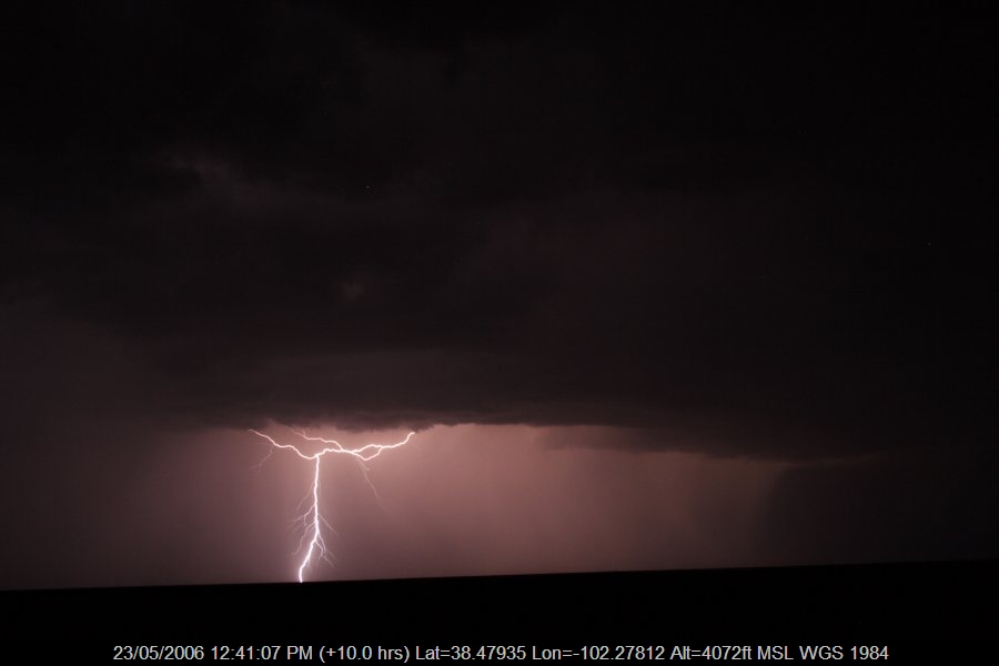 20060522jd24_lightning_bolts_near_sheridan_lake_colorado_usa