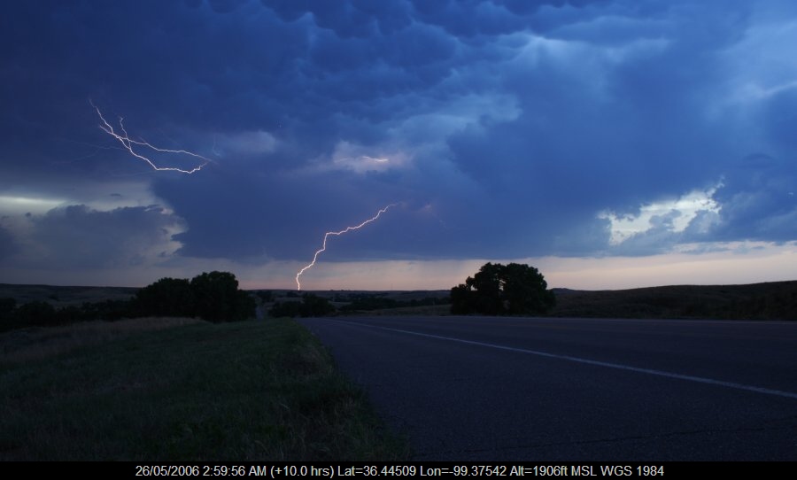 20060525jd30_lightning_bolts_n_of_woodward_oklahoma_usa