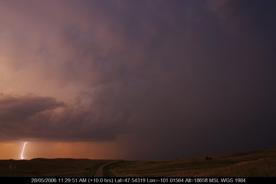 20060527jd38_lightning_bolts_s_of_bismark_north_dakota_usa