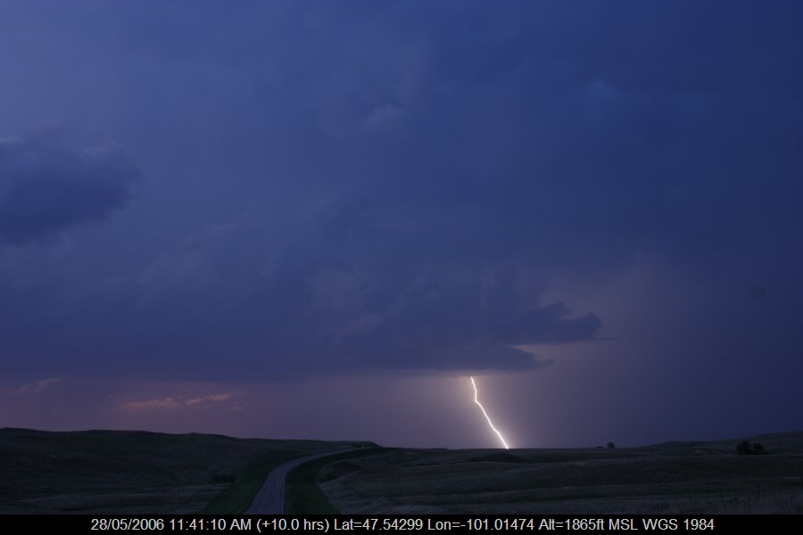 20060527jd62_lightning_bolts_s_of_bismark_north_dakota_usa