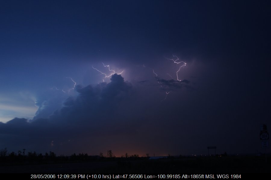 20060527jd71_lightning_bolts_s_of_bismark_north_dakota_usa