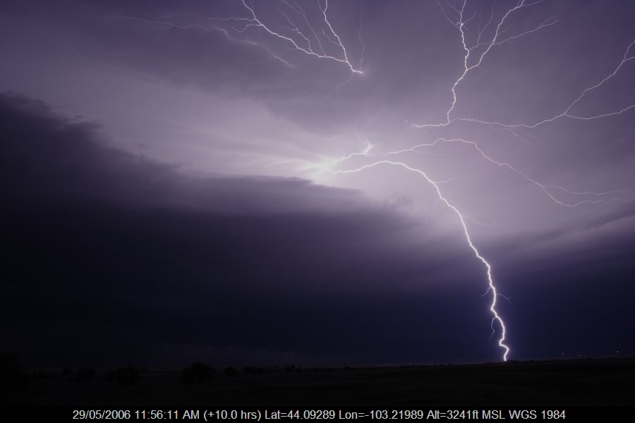 20060528jd37_lightning_bolts_near_rapid_city_south_dakota_usa