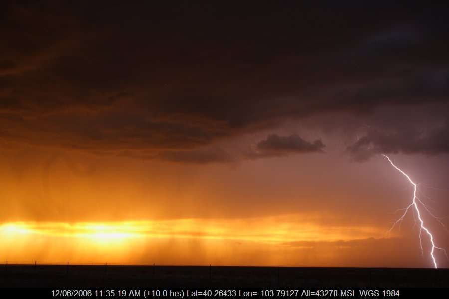 20060611jd54_lightning_bolts_s_of_fort_morgan_colorado_usa