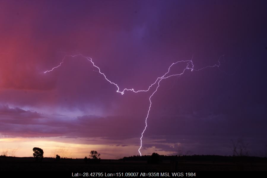 20070113jd58_lightning_bolts_40km_n_of_inglewood_qld