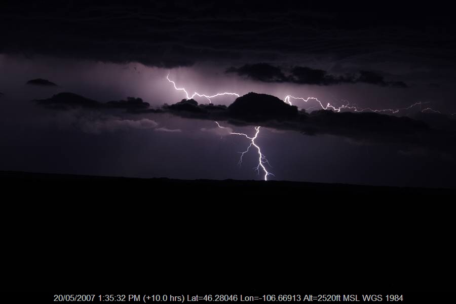 20070519jd43_lightning_bolts_near_forsyth_montana_usa