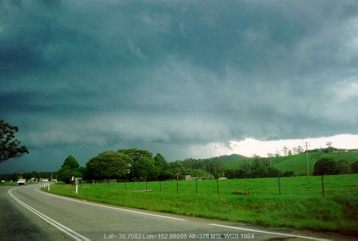 19920104mb02_thunderstorm_base_warrell_creek_nsw
