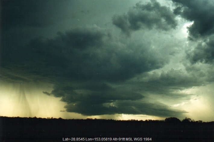 20001104mb29_thunderstorm_base_e_of_casino_nsw