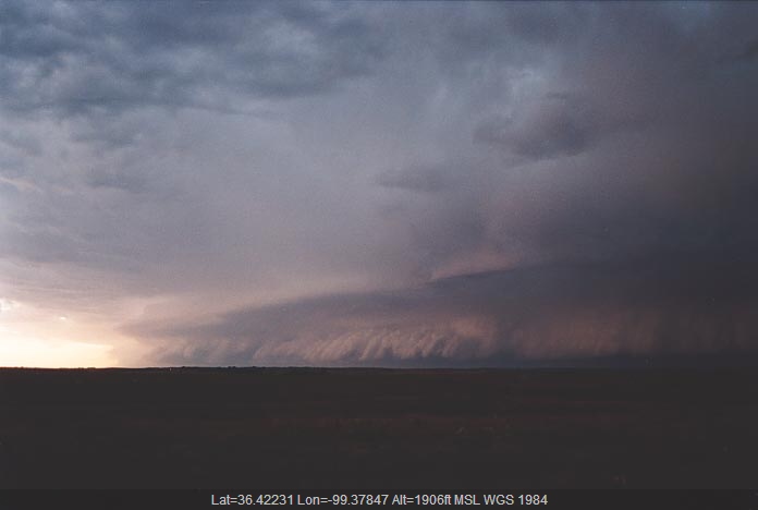 20010527jd12_thunderstorm_base_w_of_woodward_oklahoma_usa