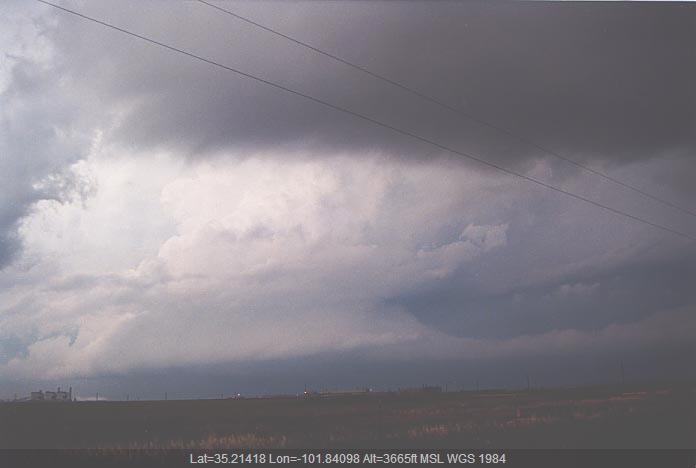 20010529jd13_thunderstorm_base_amarillo_texas_usa