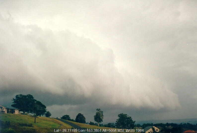 20021210mb02_thunderstorm_base_mcleans_ridges_nsw