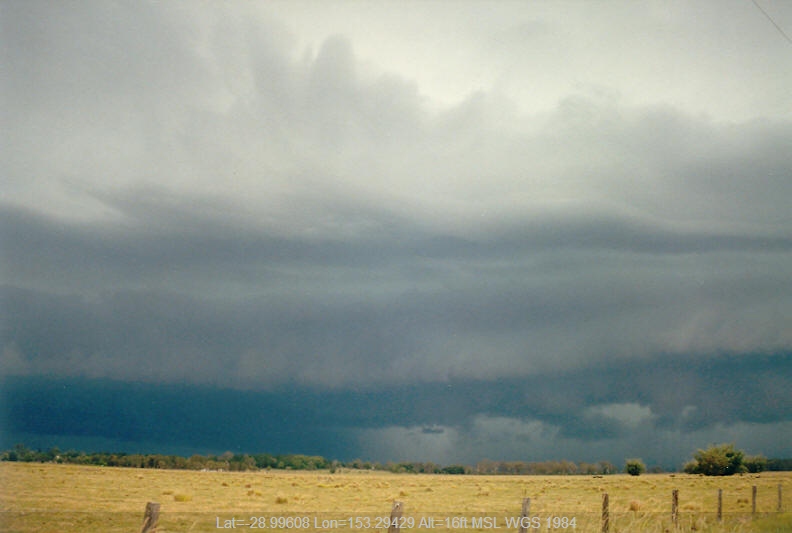 20021224mb12_thunderstorm_base_coraki_nsw