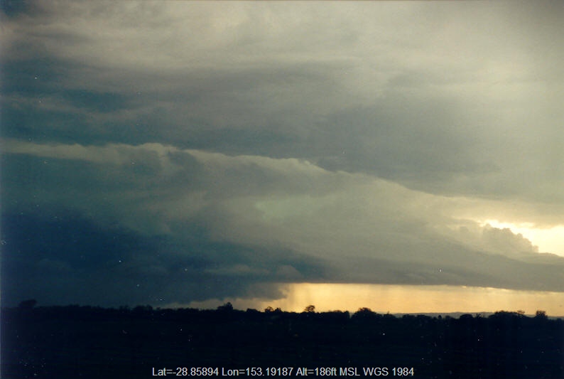 20030213mb06_thunderstorm_base_mckees_hill_nsw