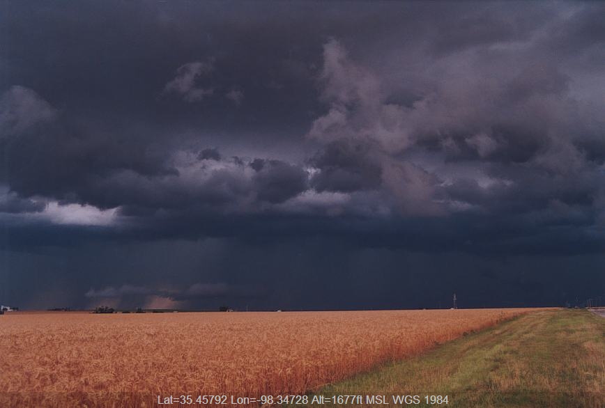 20030610jd05_thunderstorm_base_hinton_oklahoma_usa