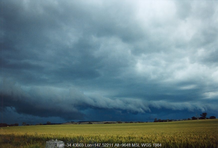20031121jd09_thunderstorm_base_temora_nsw