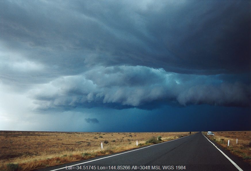 20031202jd01_thunderstorm_base_n_of_hay_nsw