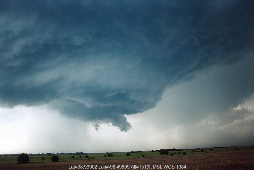 20040524jd11_thunderstorm_base_n_of_bellville_kansas_usa