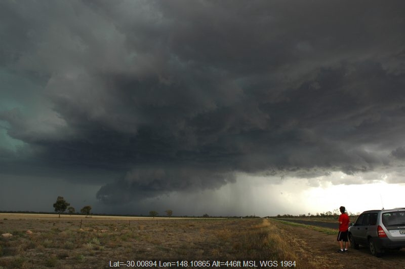 20041208mb057_thunderstorm_base_w_of_walgett_nsw