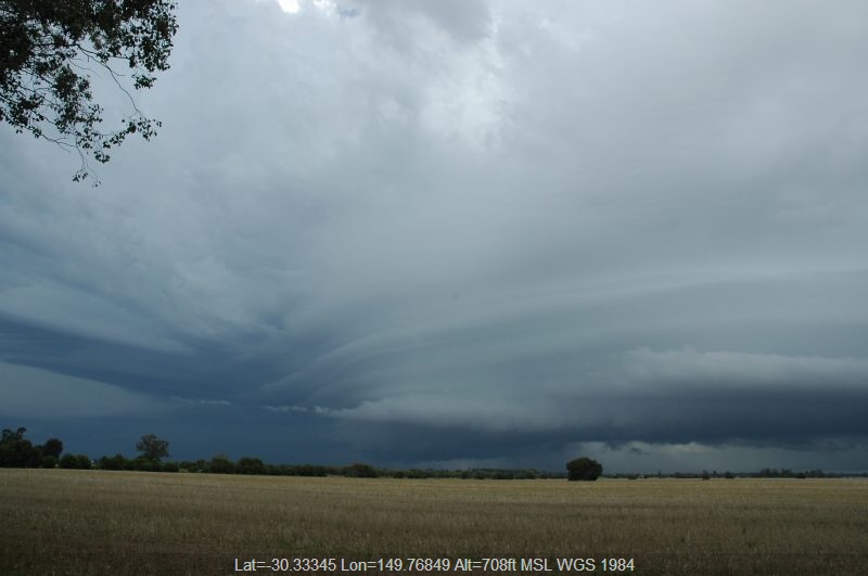 20041227mb016_thunderstorm_base_n_of_narrabri_nsw