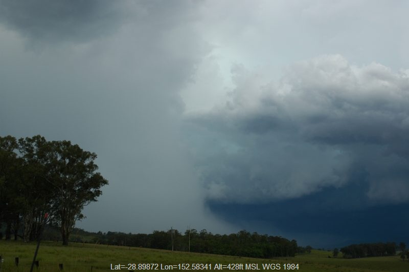 20050310mb28_thunderstorm_base_near_tabulam_nsw
