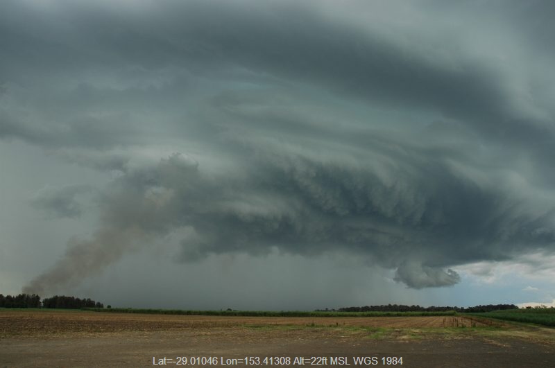 20051217mb037_thunderstorm_base_w_of_broadwater_nsw
