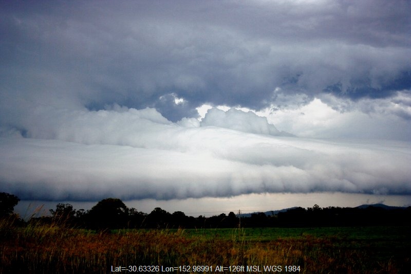 20051228jd09_thunderstorm_base_s_of_nambucca_heads_nsw