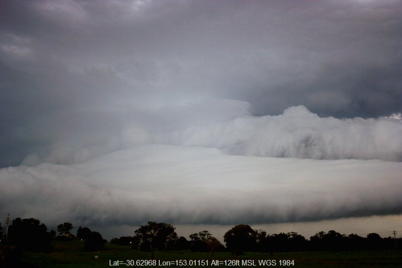 20051228jd10_thunderstorm_base_s_of_nambucca_heads_nsw