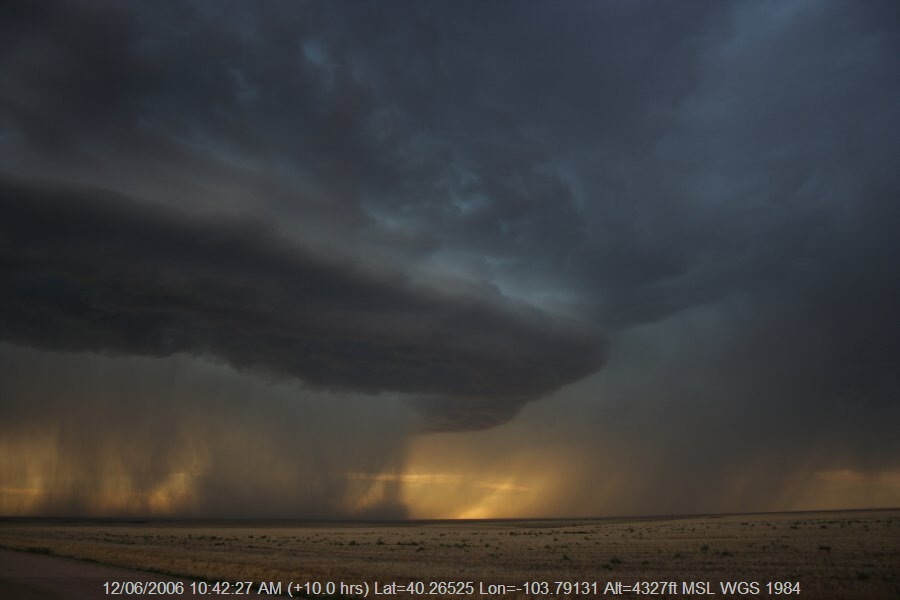 20060611jd25_thunderstorm_base_s_of_fort_morgan_colorado_usa