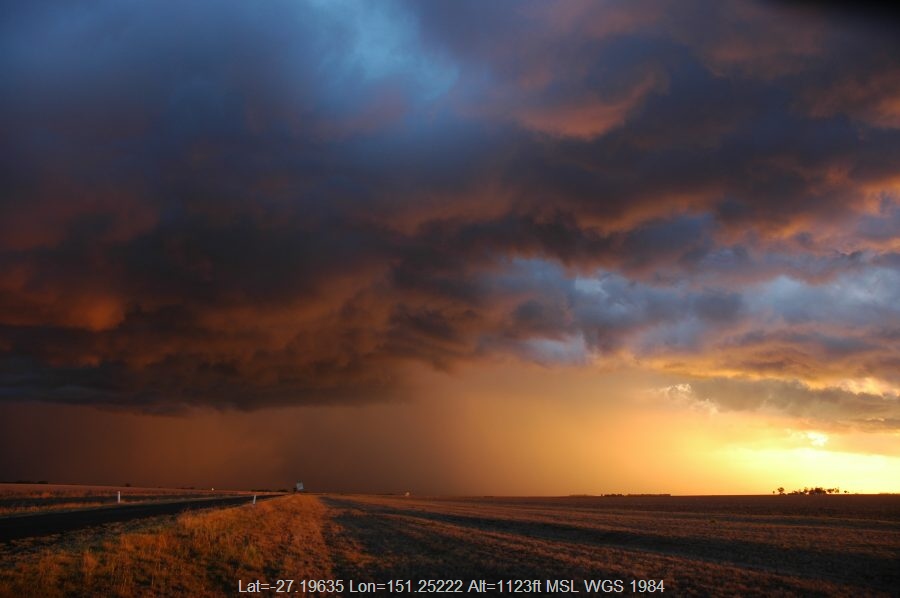 20061104mb68_thunderstorm_base_se_of_dalby_qld