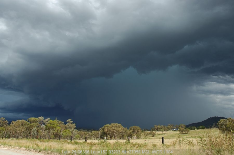 20070210mb11_thunderstorm_base_s_of_tenterfield_nsw