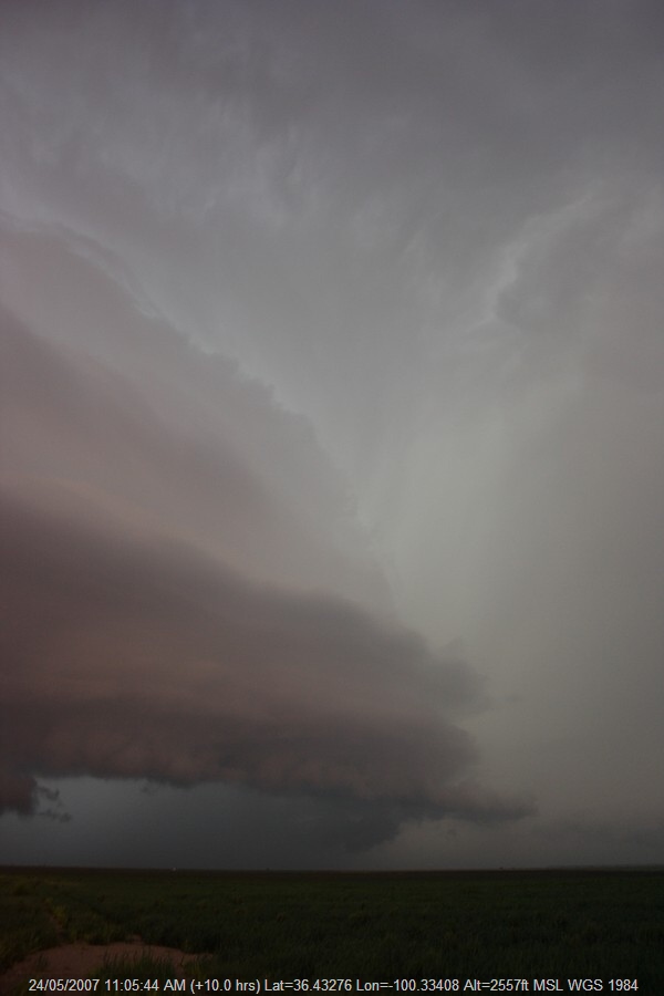 20070523jd74_thunderstorm_base_s_of_darrouzett_texas_usa