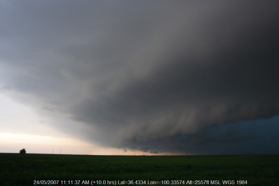 20070523jd81_thunderstorm_base_s_of_darrouzett_texas_usa