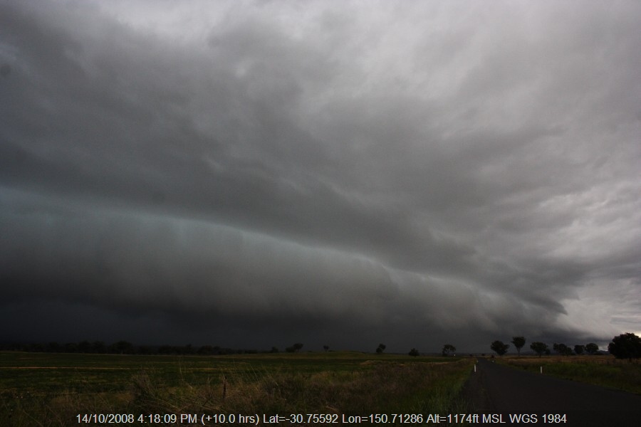 20081014jd63_thunderstorm_base_w_of_manilla_nsw